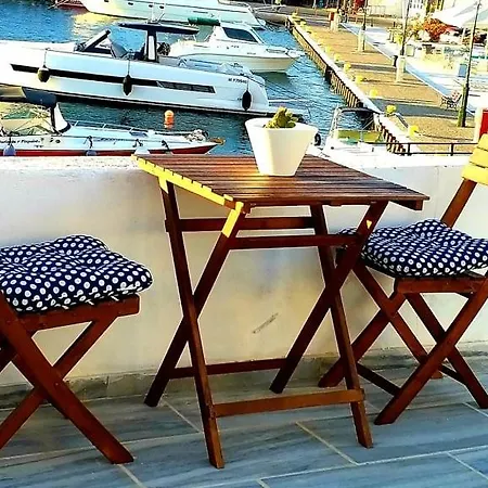 Apartment Yacht Front - No 3 *