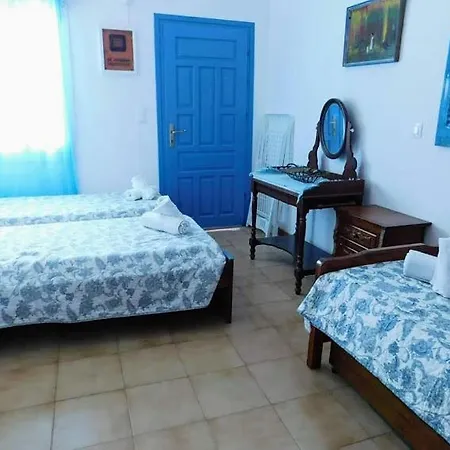 Yacht Front - No 3 Apartment Chora (Ios)