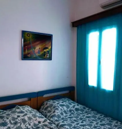 Yacht Front - No 3 *