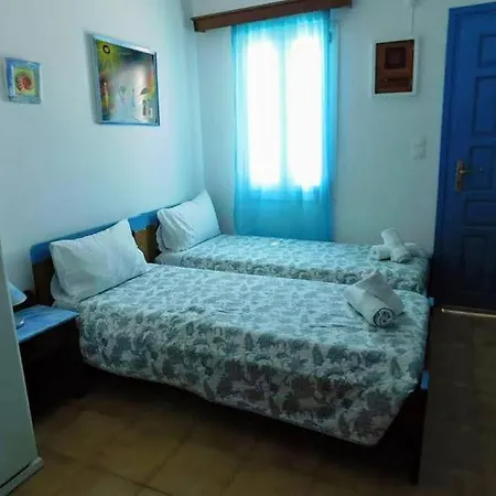 Yacht Front - No 3 Apartment Chora (Ios)