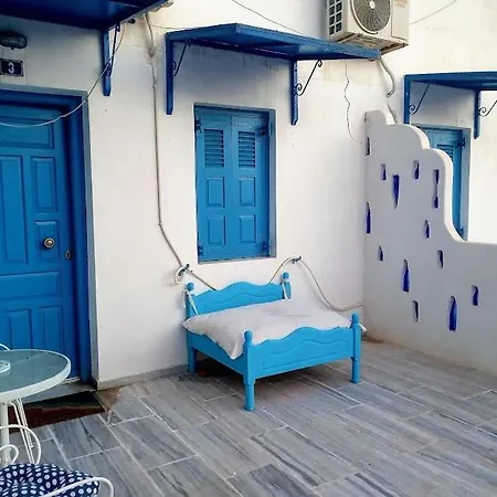 Yacht Front - No 3 * Chora