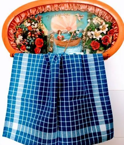 Yacht Front - No 3 Ios