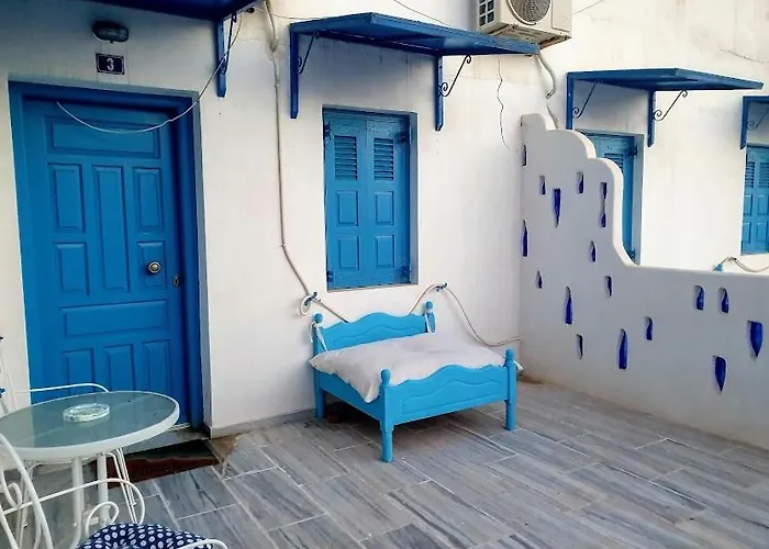 Yacht Front - No 3 * Chora (Ios)